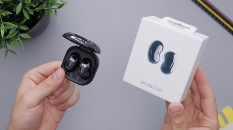 The Tech Gadget Revolution: Navigating the Maze of Modern Devices